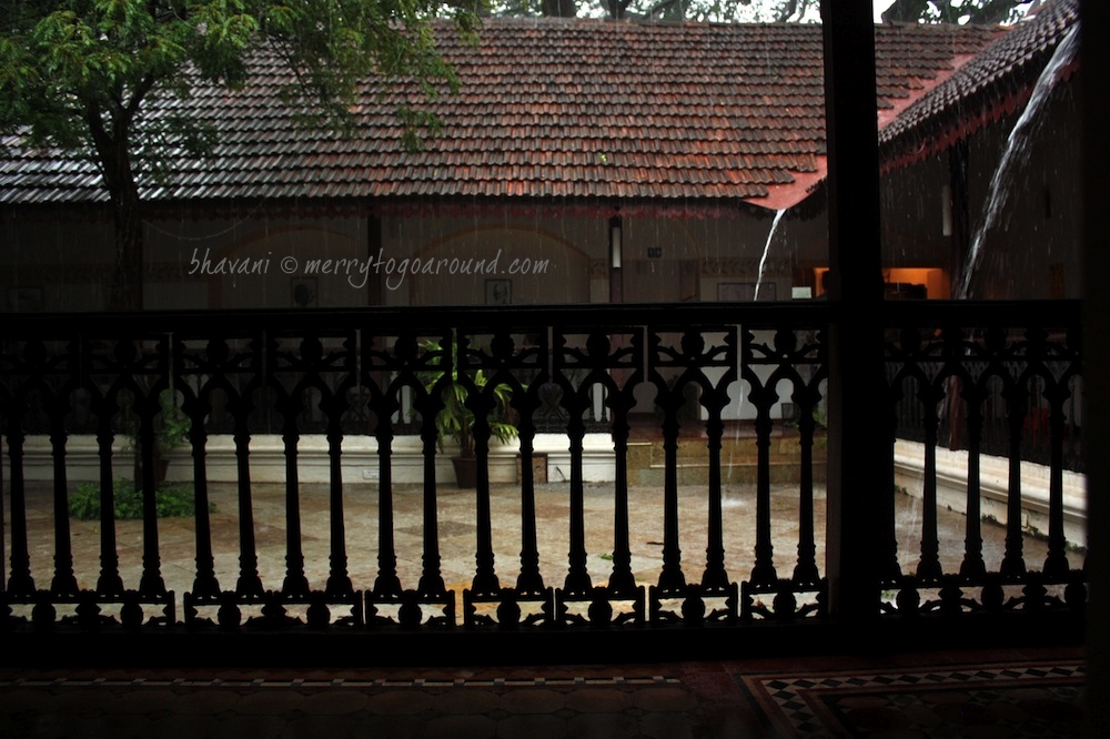 the beautiful courtyard at sunaparanta