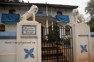 the lions stand guard at the gate