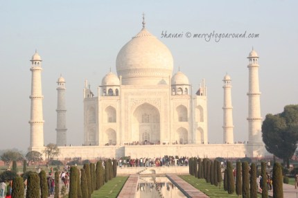 sitting beautiful and snug: taj mahal