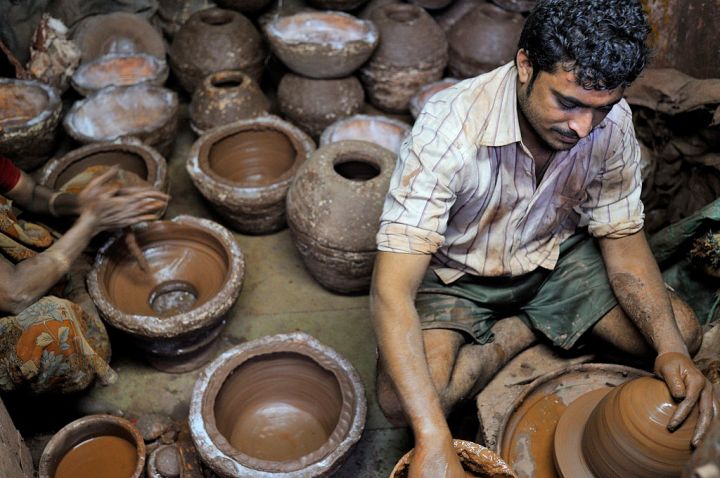 Pottery section at Dharavi © M M (https://www.flickr.com/people/43423301@N07)